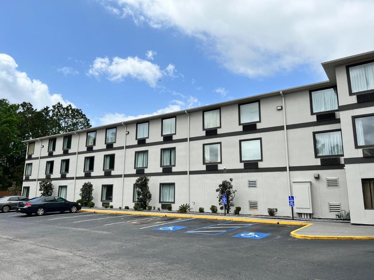 Quality Inn & Suites Biloxi Exterior photo