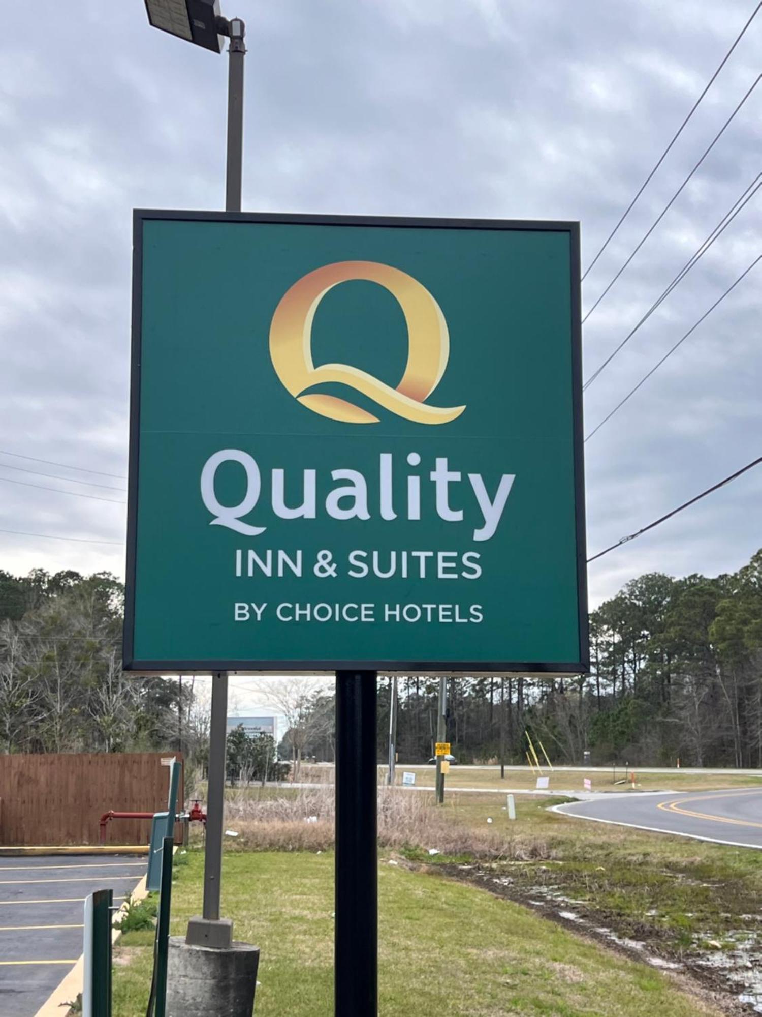 Quality Inn & Suites Biloxi Exterior photo